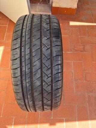 Neumáticos 245/45 R18 100W