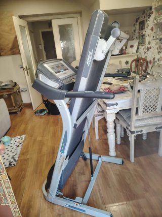 Cinta de andar profesional BH Fitness
