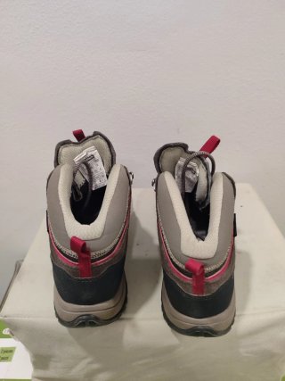 Botas de montaña Quechua marrones y rosas