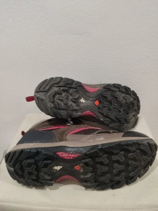 Botas de montaña Quechua marrones y rosas