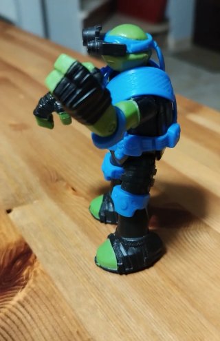 Figura Tortuga Ninja - Leonardo Stealth Tech