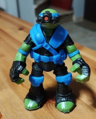 Figura Tortuga Ninja - Leonardo Stealth Tech
