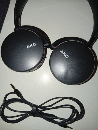 Cascos AKG Y500 Bluetooth Negros y Plateados