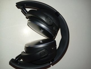 Cascos AKG Y500 Bluetooth Negros y Plateados