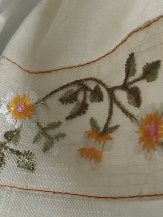 Bolsita de tela bordada flores