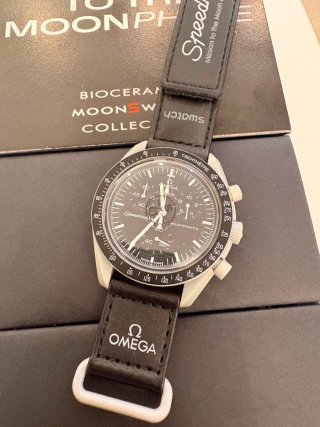 Omega Speedmaster Mission to the Moon Swatch
