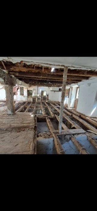Tablas de suelo de madera desmontamos