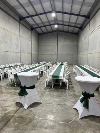 Sillas y mesas para eventos
