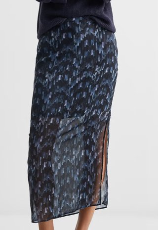 Falda larga estampada azul y negra