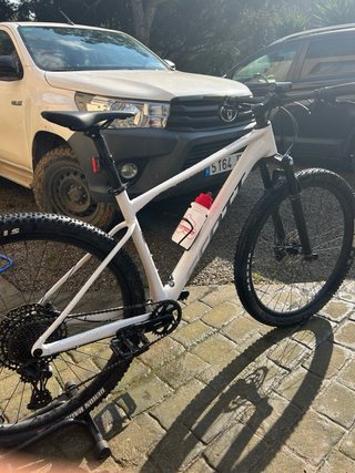 Bicicleta Scott Blanca