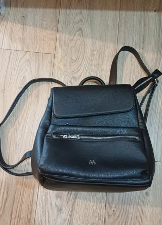 Mochila Negra Cuero Sintético