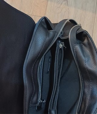 Mochila Negra Cuero Sintético