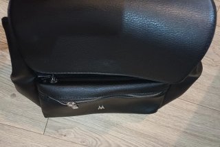 Mochila Negra Cuero Sintético