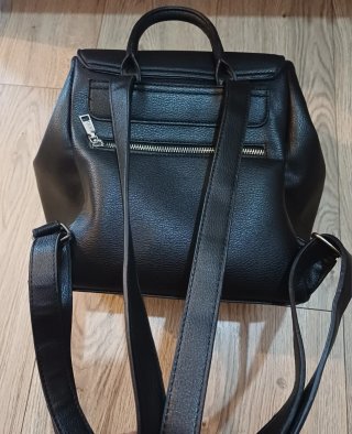 Mochila Negra Cuero Sintético