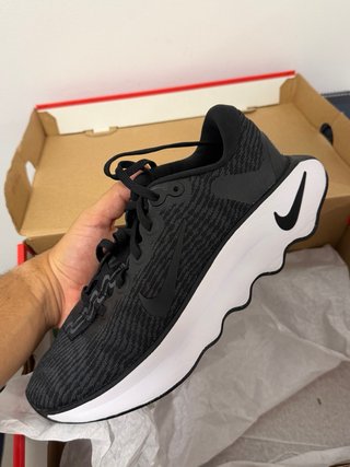 Zapatillas Nike Motiva Negras y Blancas talla 39