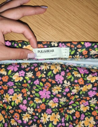 Minifalda floral negra multicolor