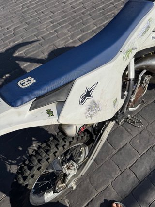 Husqvarna TC 85 Motocross Blanca y Amarilla