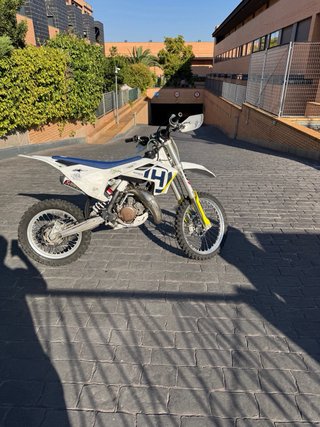 Husqvarna TC 85 Motocross Blanca y Amarilla