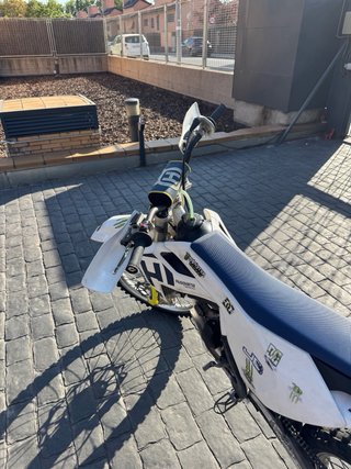 Husqvarna TC 85 Motocross Blanca y Amarilla