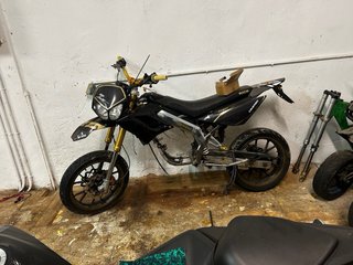 Derbi DRD Limited Edition Negra y Dorada