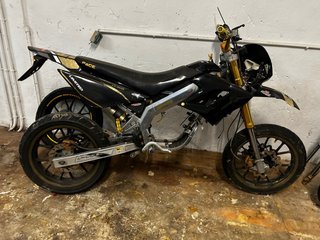 Derbi DRD Limited Edition Negra y Dorada