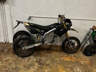 Derbi DRD Limited Edition Negra y Dorada