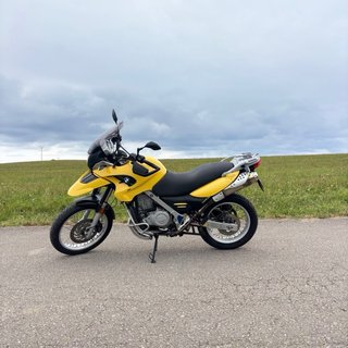 BMW F650GS en un estado de colección