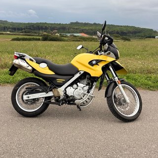 BMW F650GS en un estado de colección