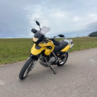 BMW F650GS en un estado de colección