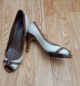 Zapatos de tacón peep. toe Massimo Dutti de piel