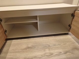 Mueble TV blanco puertas madera "BESTA"