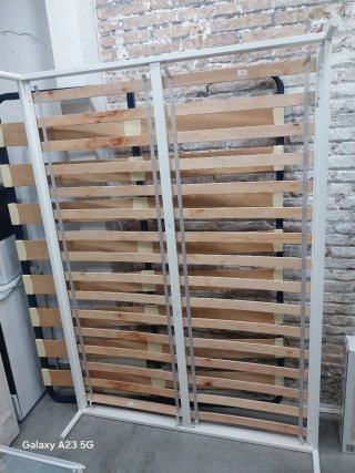 Cama Base Metálica con Láminas de Madera