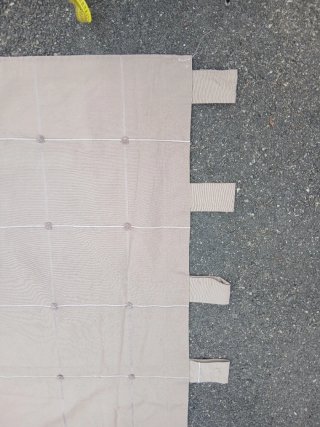 Cortinas beige con tiras.dos cortinas