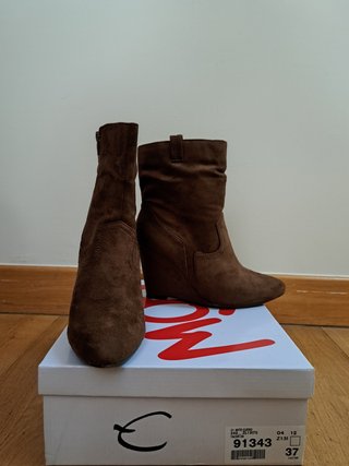 Botines cuña ante marrones talla 37
