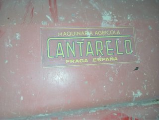 Tractor John Deere 1035 con fresa y cultivador