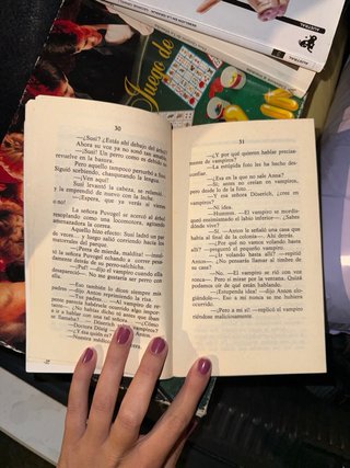 Libro El pequeño vampiro en peligro de Angela Somm