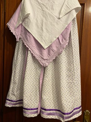 Traje Neska tonos lilas