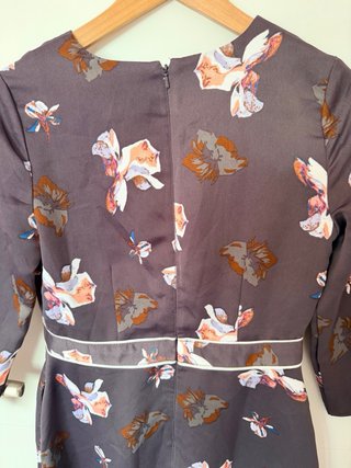 Vestido Banana Republic floral gris y rosa T0