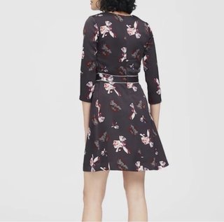 Vestido Banana Republic floral gris y rosa T0