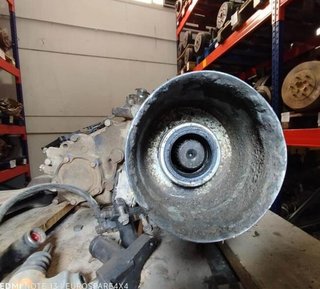 Mitsubishi 40485 caja del transfer montero 2.5 d