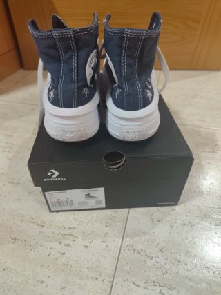 Lote Zapatillas Converse, Skechers y Puma.