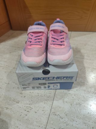 Lote Zapatillas Converse, Skechers y Puma.