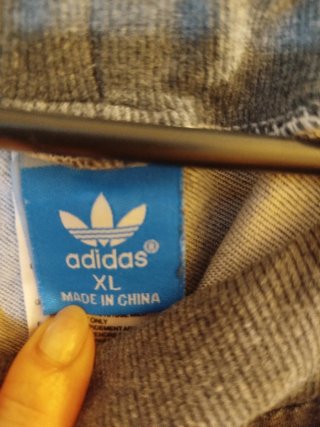 Pantalón deportivo Adidas gris