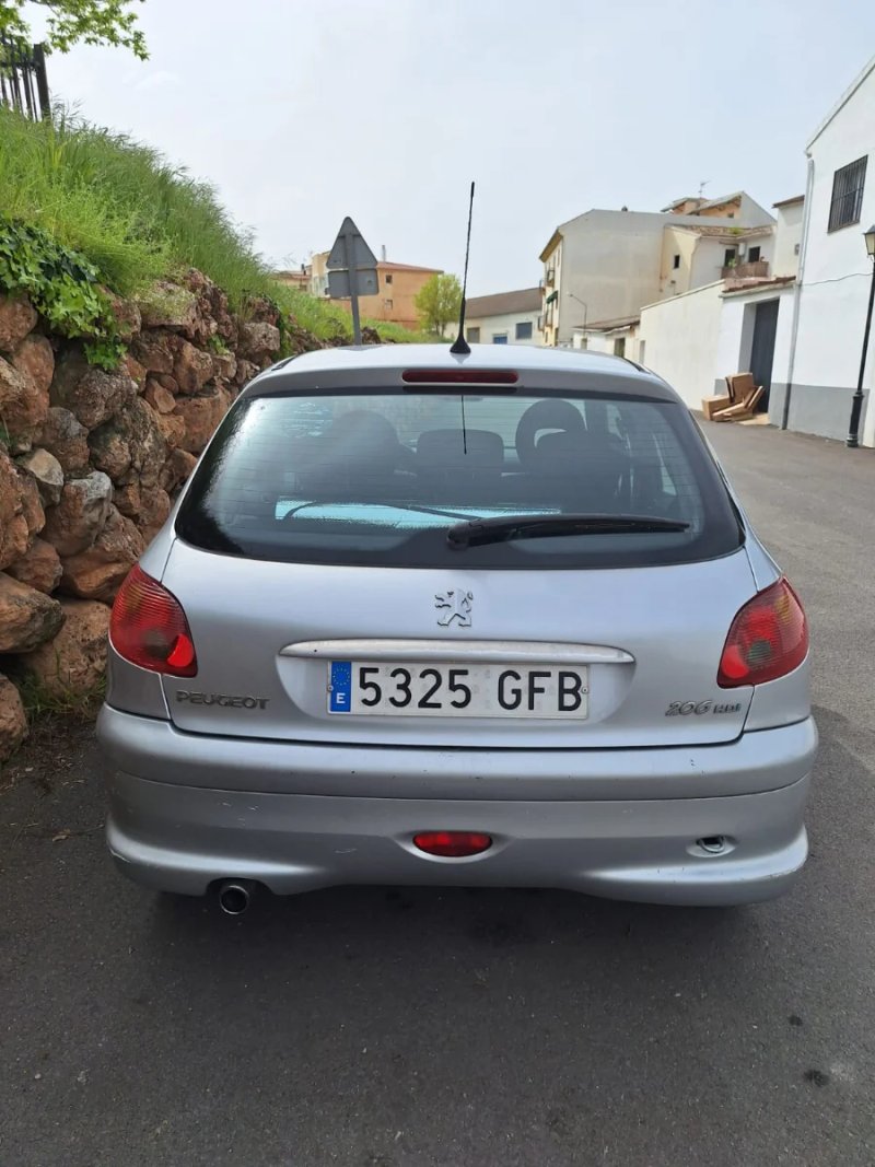 Peugeot 206 2008 - foto 1