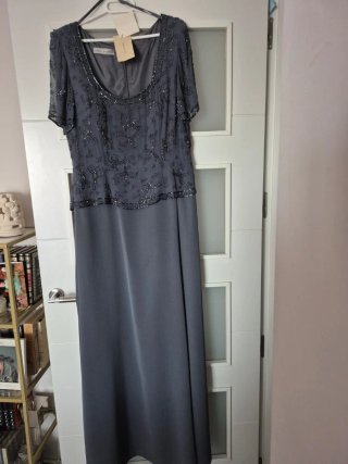 Vestido de fiesta / boda / madrina.