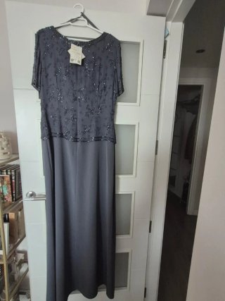 Vestido de fiesta / boda / madrina.