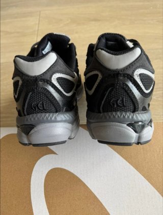 Asics Gel NYC Negro Gris