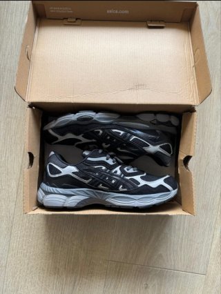 Asics Gel NYC Negro Gris