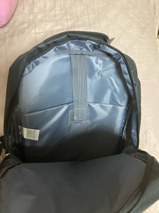 Mochila Cool negra con hueco portátil