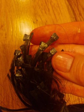 Extensiones de pelo natural con cápsulas.